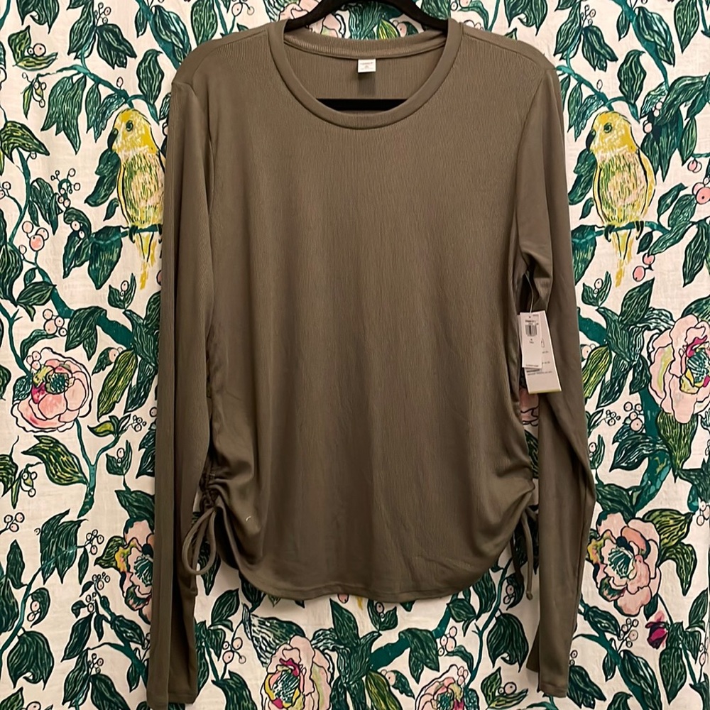 NWT Old Navy Olive Green Ribbed Go Dry T Shirt